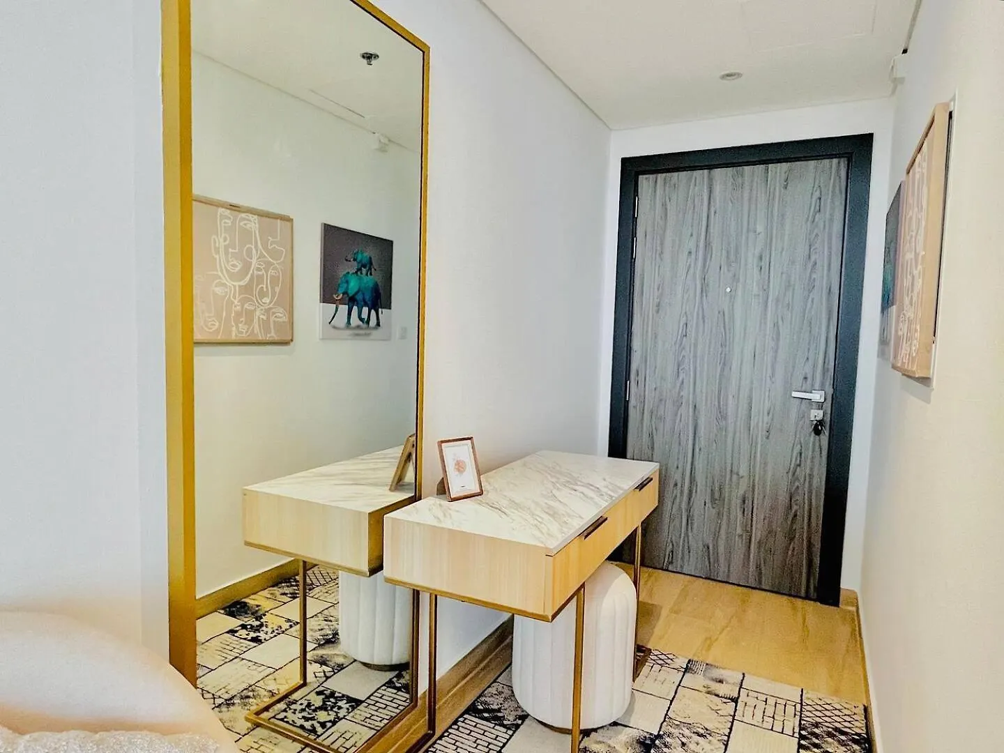 High-Floor Luxurious Living In Jvc, Near Dubai Marina Apartment 0*,